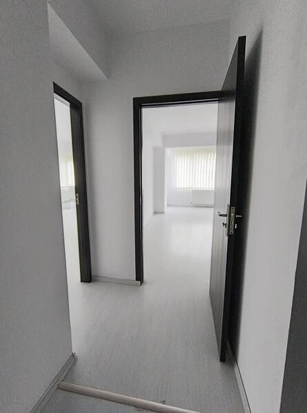 13 Septembrie- Casa Poporului- Uranus- adiacent